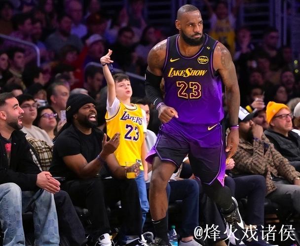 詹姆斯砍下38分克里斯蒂贡献28分 湖人击败开拓者 詹姆斯砍下38分克里斯蒂贡献28分 湖人击败开拓者